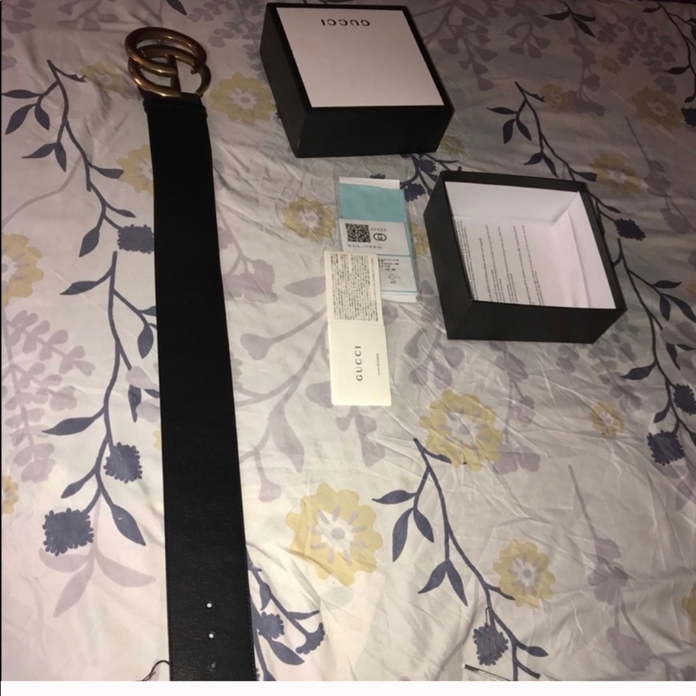 Leather belt with GG logo